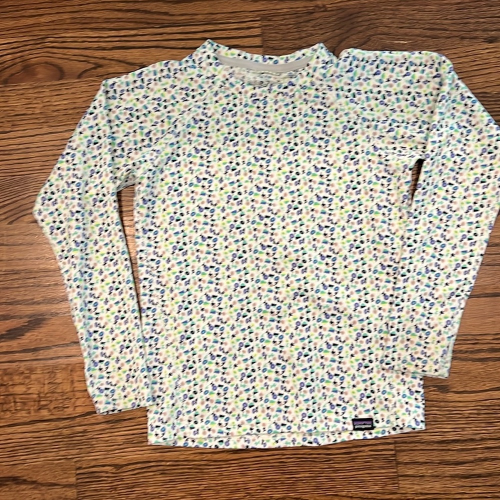 Girl Patagonia, Capilene base layer, size small